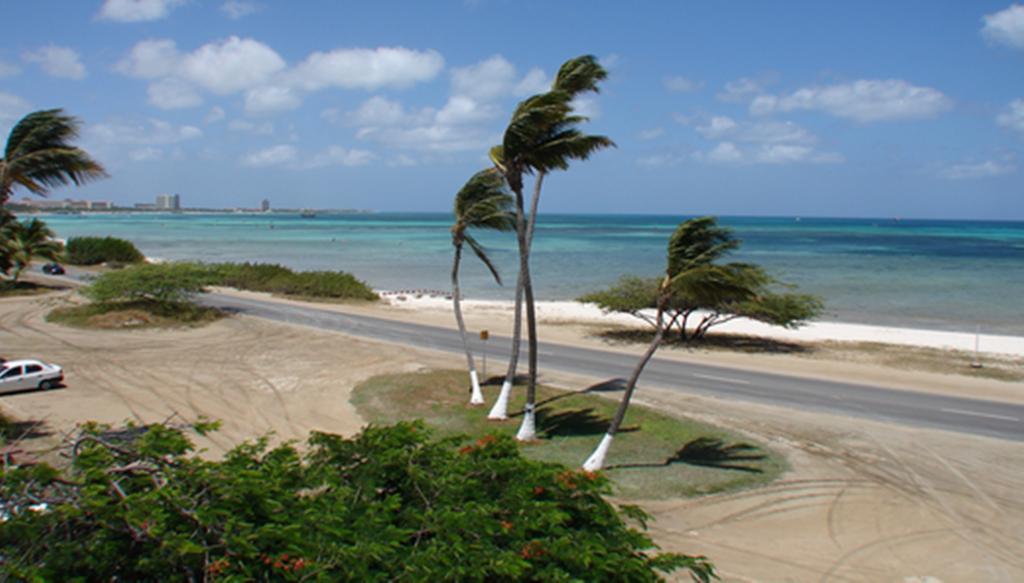 Aruba Beach Villas Palm Beach Exteriör bild